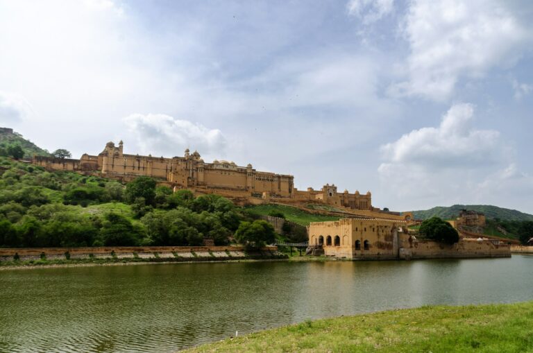 Amber Fort above Maota Lake in the hills outside Jaipur, Rajasthan