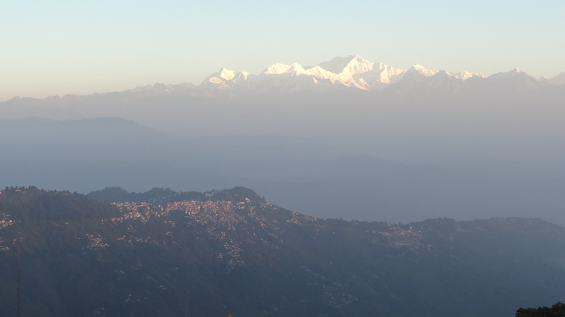 Darjeeling beneath Kanchenjunga