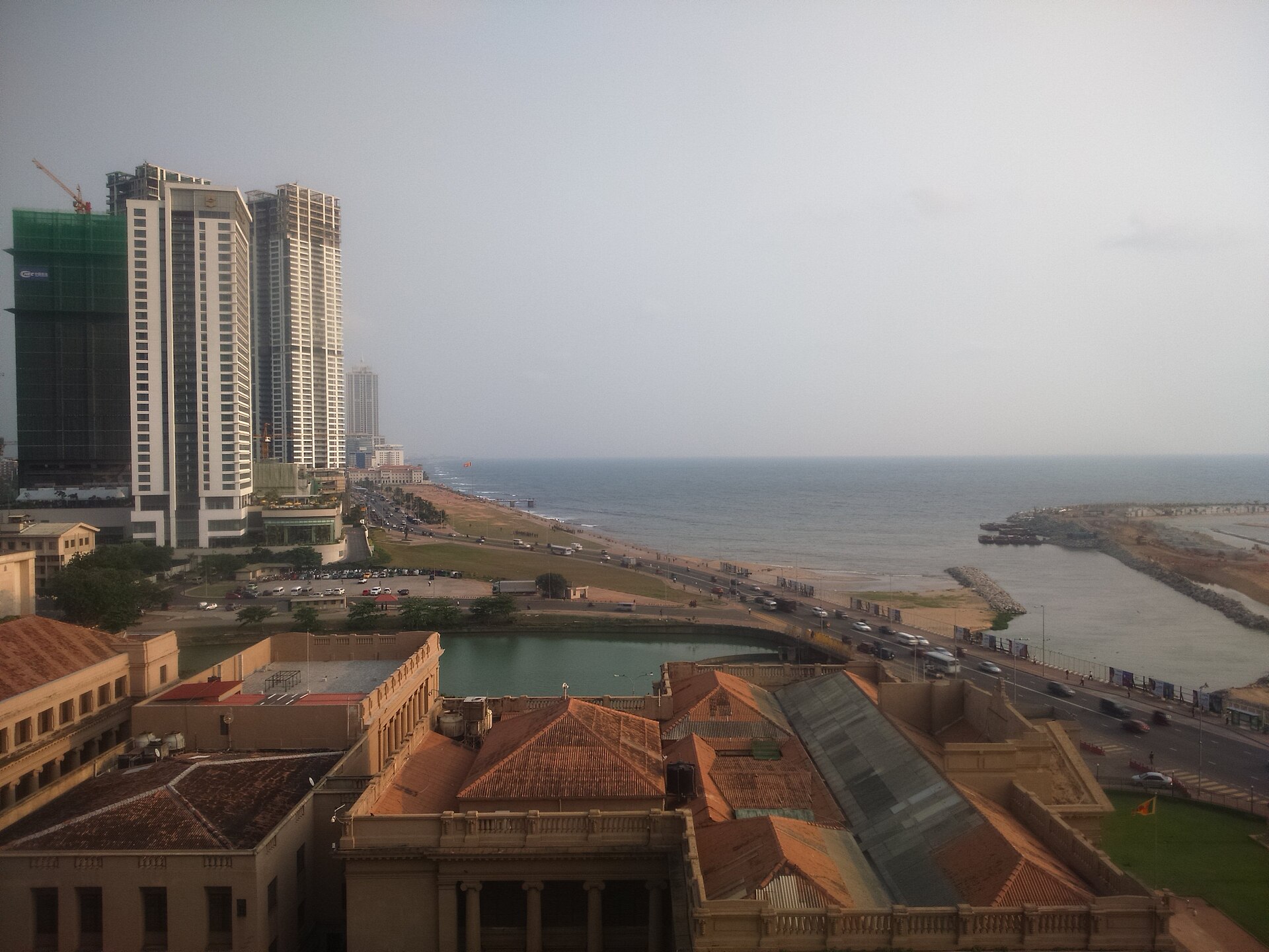 Shangri-La Colombo beside the old Parliament building