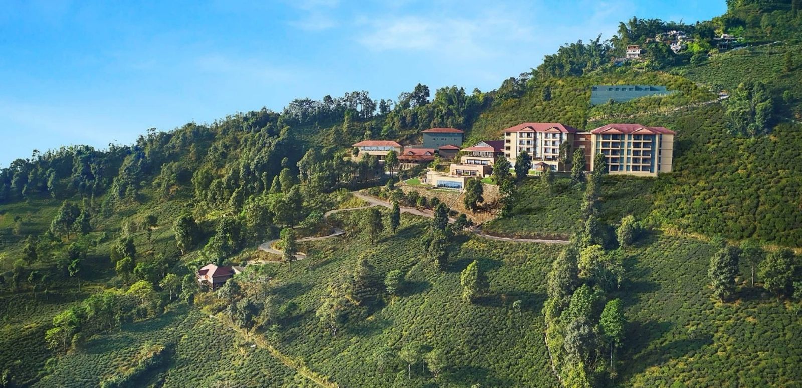 Taj Chia Kutir among the tea estates near Darjeeling